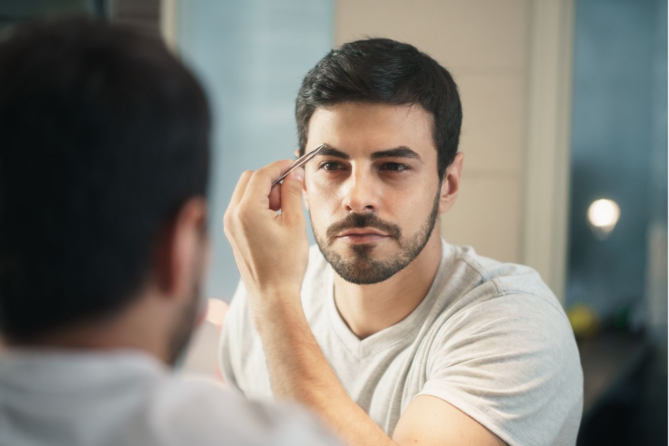 How to Trim and Maintain Men’s Eyebrows
